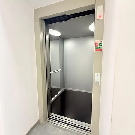 Διαμέρισμα Gold Center 102 *