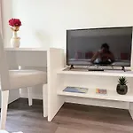 Apartment Gold Center 102 *