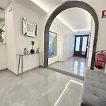 Gold Center 102 * 푼샬