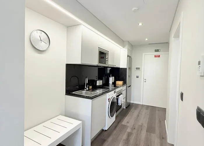 Gold Center 102 * פונשל