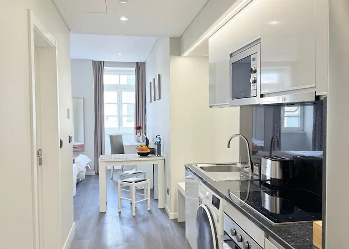 Gold Center 102 פונשל