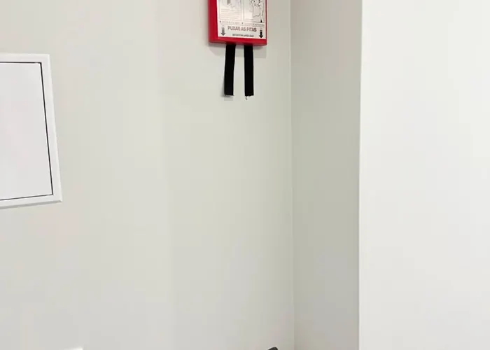 Gold Center 102 פונשל