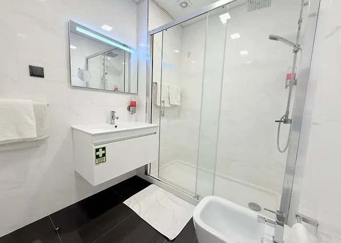 Gold Center 102 דירה פונשל