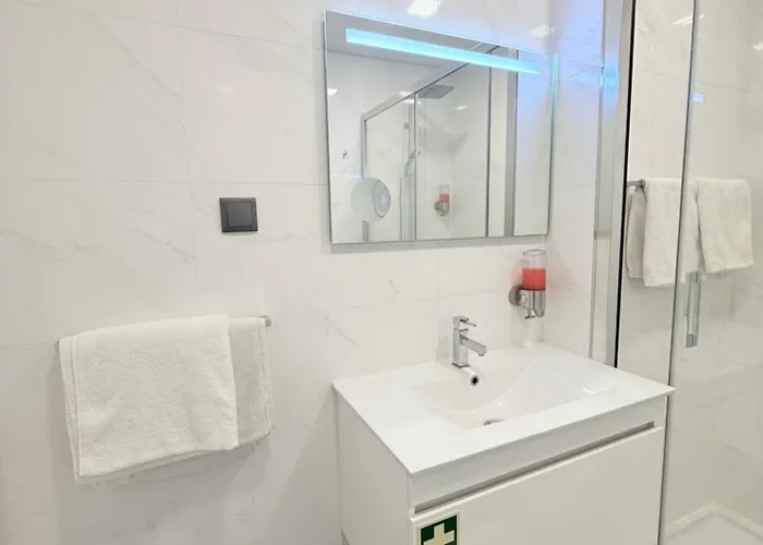 Gold Center 102 דירה *