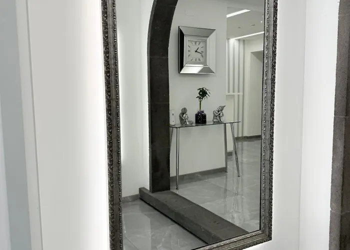 Gold Center 102 פונשל